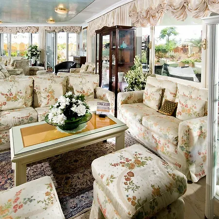 Des Nations - Vintage Sul Mare Hotell
