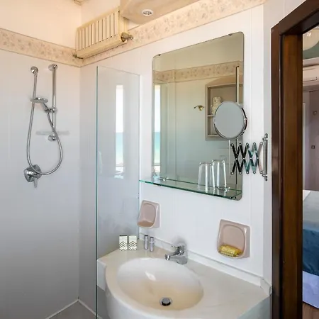 Hotel Des Nations - Vintage Sul Mare 4*