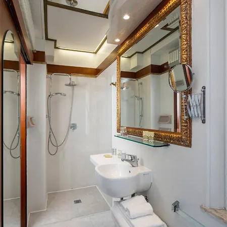 Des Nations - Vintage Sul Mare 4* Riccione