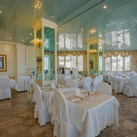 Des Nations - Vintage Sul Mare Hotel Riccione