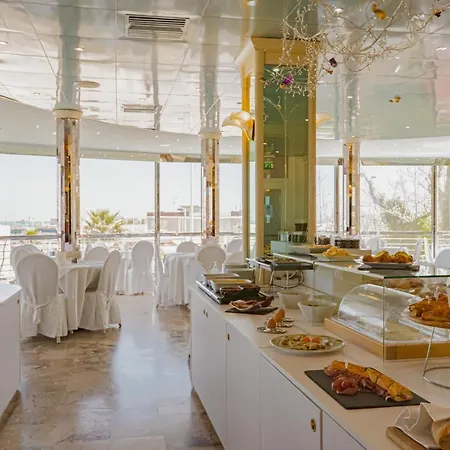 Des Nations - Vintage Sul Mare 4* Riccione