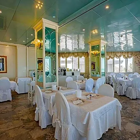 Des Nations - Vintage Sul Mare Hotel Riccione