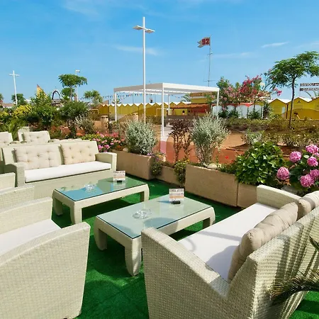 Des Nations - Vintage Sul Mare 4* Riccione