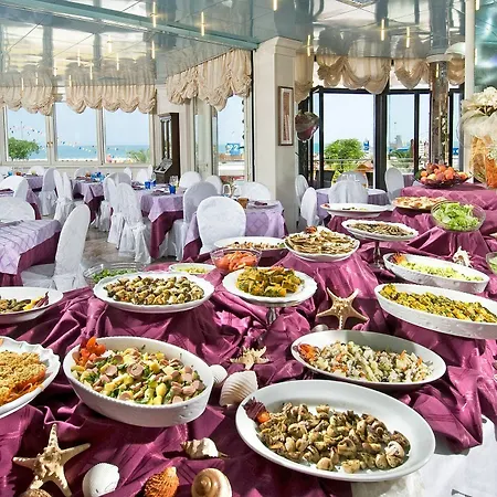 Des Nations - Vintage Sul Mare 4* Ριτσιόνε