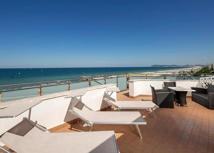 Des Nations - Vintage Sul Mare Szálloda Riccione