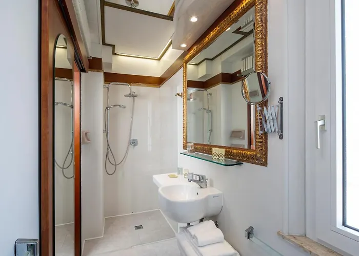 Des Nations - Vintage Sul Mare 4* ريتشيوني