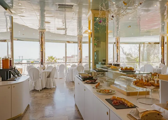 Des Nations - Vintage Sul Mare 4* ريتشيوني